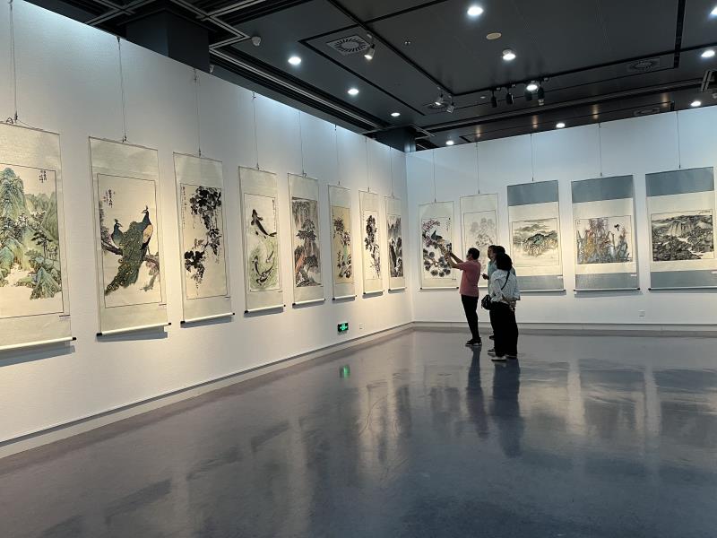 “喜迎二十大 中原出新彩”摄影书画作品展在河南省美术馆开幕