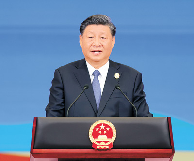 习近平和彭丽媛为出席第三届“一带一路”国际合作高峰论坛的国际贵宾举行欢···