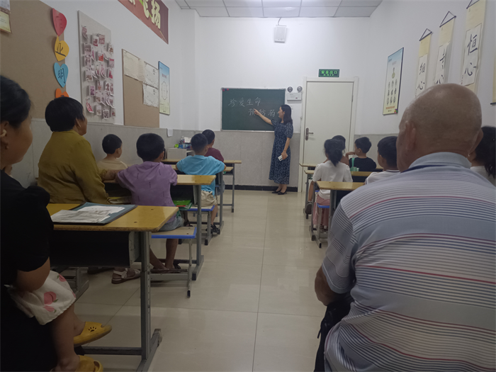 商酒务镇：开展防溺水安全教育 筑牢生命安全堤坝