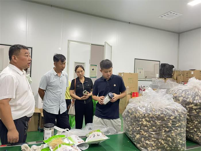 河南宝丰：科普助农 菌菇飘香