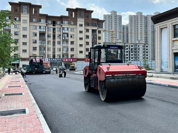 河南宝丰：打造“民心路” 畅通群众出行
