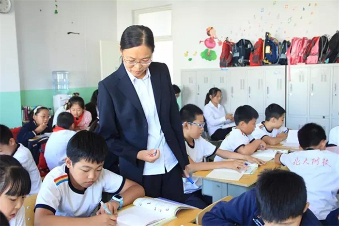 沁园春 教师