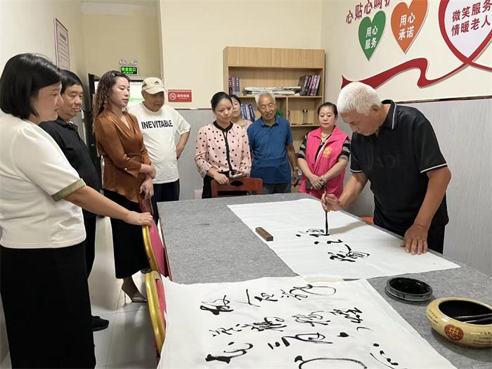 父城街道办事处大寺社区：情满中秋  长者食堂话幸福