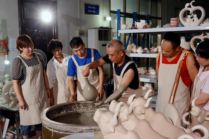 汝瓷之光：王占稳与宣和汝瓷的传奇篇章