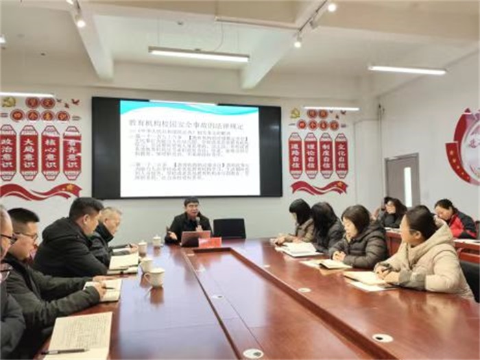 河南宝丰：开展“法律护航行动”暨“法律知识进校园”专题讲座